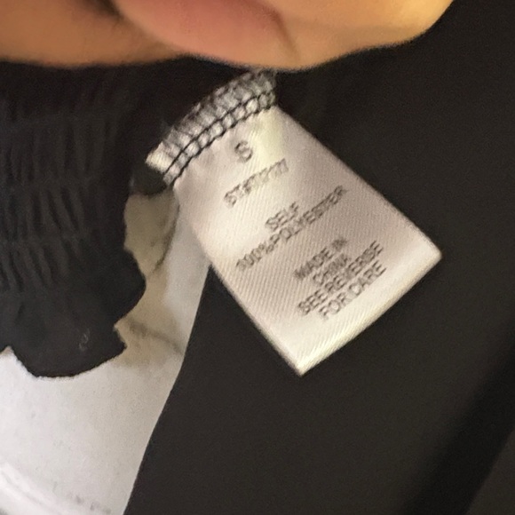 Yaya & co Black Long Sleeve crop style Blouse, low cut crossover size Small - Picture 3 of 9